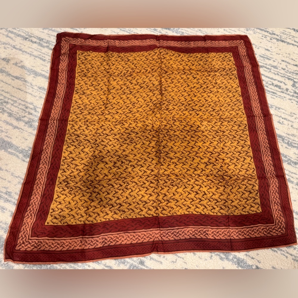 Vera Scarf